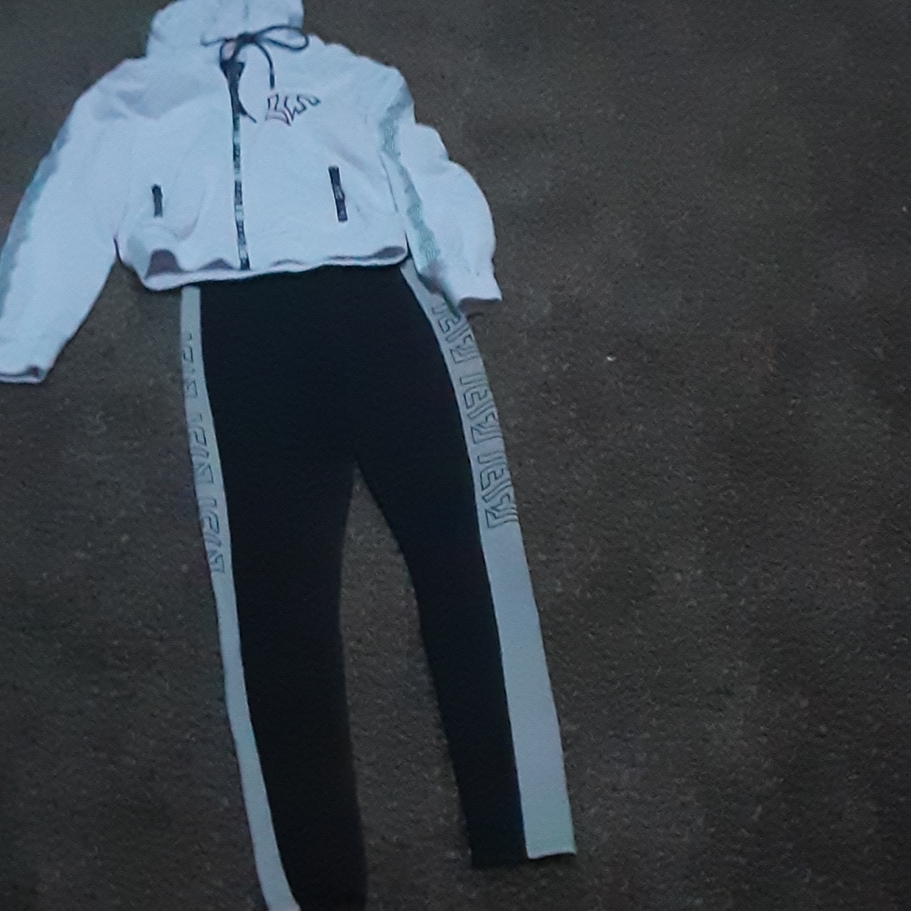 LF white zip up jacket - Picture 8 of 8